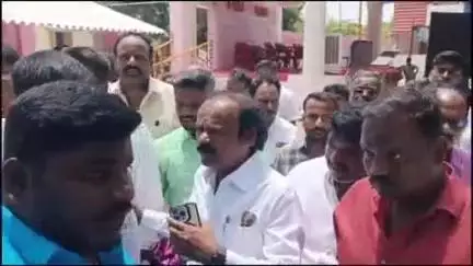 கே.வி.குப்பம்: "எதிர்ப்பு நிலை காட்டி வருவதால், காழ்ப்புணர்ச்சியோடு என்னை சிக்க வைக்கின்றனர்" - K.V.குப்பத்தில் ஜெகன்மூர்த்தி MLA பேட்டி