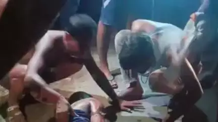घाटमपुर: साढ़ के रिंद नदी पुल पर कार को बचाने के प्रयास में डंपर पुल से नीचे गिरा, चालक गंभीर रूप से घायल