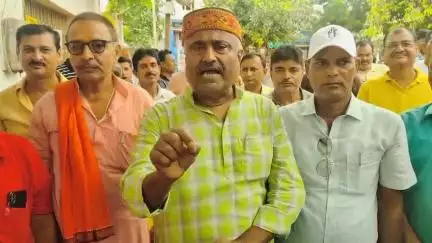 मुशहरी: भाजपा नेता अजीत कुमार ने बैरिया जगदंबा नगर में जनसंवाद कार्यक्रम चलाया