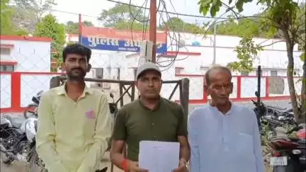 नवाबगंज: गोंदौरा के किसान ने प्रधान एवं कांग्रेसी नेता पर अपनी जमीन पर नाला निर्माण कराने का आरोप लगाया, एसपी से की शिकायत