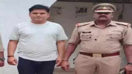 घाटमपुर: बिधनू थाने की पुलिस ने दबिश देकर वारंटी अभियुक्त को किया गिरफ्तार