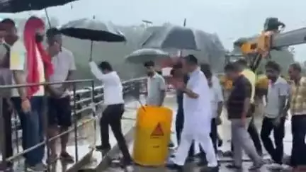করিমগঞ্জ: বদরপুর ঘাটের গ্যামেন সেতুর মেরামতির কাজ নির্দিষ্ট সময়ের মধ্যে শেষ করার নির্দেশ দিলেন রাজ্যের মন্ত্রী