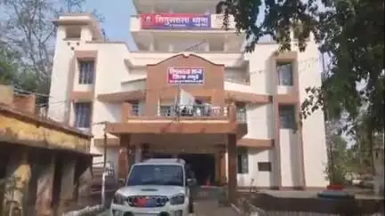 झाझा: व्यवसायी अजीत सिंह से पुलिस की मारपीट के विरोध में सिमुलतला बाजार बंद, जांच की मांग तेज