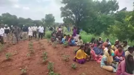 ಗುಂಡ್ಲುಪೇಟೆ: ದೇಶಿಪುರದಲ್ಲಿ ಹುಲಿ ದಾಳಿ ಮಹಿಳೆ ಬಲಿ ಪ್ರಕರಣ, ಶಾಸಕ ಗಣೇಶ್ ಪ್ರಸಾದ್ ಭೇಟಿ, ಸಾಂತ್ವನ