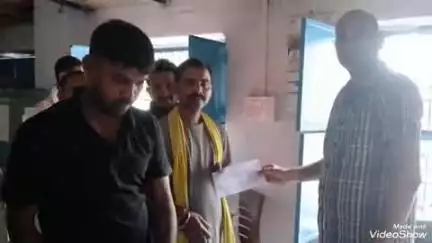 सिरदला प्रखंड कार्यालय में अंतिम दिन तीन कुल पांच उम्मीदवार ने पंचायत समिति पद  के लिये भरा पर्चा।