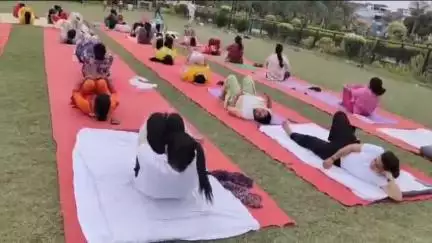 जौनपुर: अंतरराष्ट्रीय योग दिवस कल है, शाही किले में मुख्य आयोजन की तैयारियां पूरी