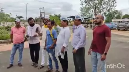 एमसीबी जिला में किसानों की खाद संकट को लेकर आम आदमी पार्टी ने कलेक्टर को सौंपा ज्ञापन
