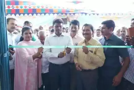 యడ్లపాడులో బ్లాక్ బర్లీ కొనుగోలు కేంద్రాన్ని ప్రారంభించిన జిల్లా కలెక్టర్ అరుణ్ బాబు
