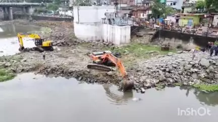 रायगढ़: केलो नदी की सफाई युद्धस्तर पर शुरू, मानसून से पहले नगर निगम की बड़ी मुहिम