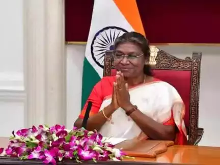 महामहिम राष्ट्रपति श्रीमती द्रौपदी मुर्मू जी को उनके "जन्मदिवस" की हार्दिक बधाई एवं शुभकामनाएं।। 
मैं ईश्वर से आपके अच्छे स्वास्थ्य एवं दीर्घायु जीवन की कामना करता हूँ।