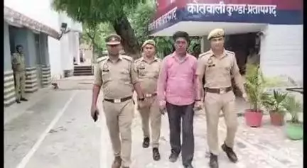 कुंडा: कुंडा पुलिस ने ₹25,000 के ईनामिया अभियुक्त को मवई बाईपास तिराहे के पास से किया गिरफ्तार