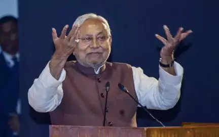 मंच से नीतीश कुमार ने ऐसा क्या कहा कि पीएम मोदी ने जोड़ लिए हाथ, देखिए वीडियो