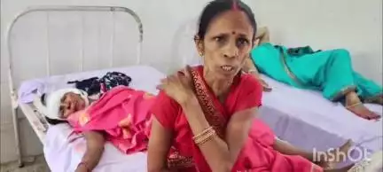बैरिया: सोनबरसा गांव के सामने ट्रक ने ई-रिक्शा को मारी टक्कर, आधे दर्जन सवार हुए घायल