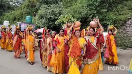 रानीखेत: शिव मंदिर रानीखेत का 29वां स्थापना दिवस धूम-धाम से मनाया गया, महिलाओं ने क्षेत्र में निकाली भव्य कलश यात्रा