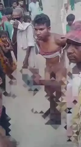 राघोपुर: सुपौल में मानवता हुई शर्मसार, भीड़ ने युवक को निर्वस्त्र कर खंबे से बांध कर पीटा; पानी के जगह पिलाया पेशाब