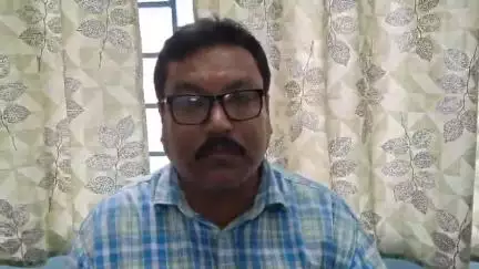 ময়নাগুড়ি: রক্ষণাবেক্ষণের অভাবে নষ্ট হওয়ার মুখে ময়নাগুড়ি পৌরসভার শববাহী গাড়ি, শেড করার ব্যবস্থা করছি; বললেন উপপৌরপ্রধান