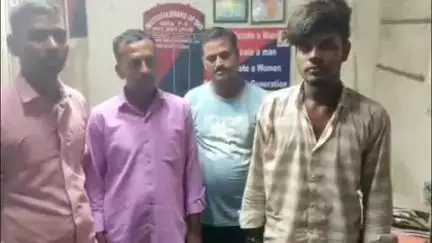 कोईलवर: गीधा इंडस्ट्रियल एरिया स्थित पाईनेक्स प्लांट से लोहा चोरी करने के मामले में चार लोग गिरफ्तार