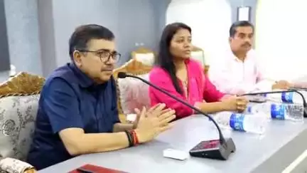 चास: जिला परिषद सभागार में खाद्यान्न आपूर्ति श्रृंखला प्रबंधन प्रणाली के तहत एक दिवसीय प्रशिक्षण कार्यक्रम का आयोजन किया गया