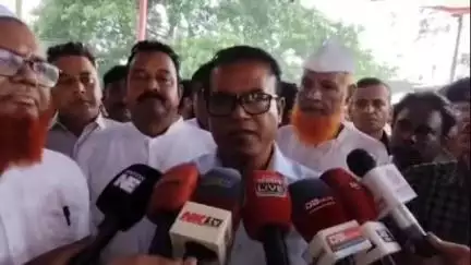 ধুবুৰী ভাগ: চহৰত তিনিখন পাৰঘাট অঞ্চলৰ দোকান পোহাৰ উচ্ছেদ কৰা সন্দৰ্ভত প্ৰতিক্ৰিয়া বিধায়ক নজৰুল হকৰ