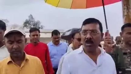 बरकागाँव: विधायक रोशन लाल चौधरी ने जोरदार गांव उत्क्रमित मध्य विद्यालय का किया निरीक्षण, कहा- बच्चों के साथ खिलवाड़ नहीं