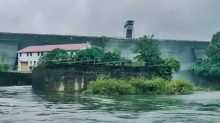 राधानगरी: राधानगरी धरणाच्या सेवाद्वारातून विसर्ग वाढवला; 3 हजार 100 क्युसेक पाण्याचा विसर्ग सुरु, नागरिकांना सतर्कतेचा इशारा