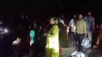 पीलीभीत: जिरौनिया चौकी के पास आवारा पशु से टकराकर अनियंत्रित होकर पलटा टेंपो, 6 लोग हुए घायल
