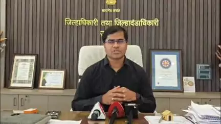 जालना: जिल्ह्यात ६ तलाठी, १ मंडळ अधिकारी, 3 सहायक महसूल अधिकारी, १ महसूल सहाय्यक निलंबित 

अनुदान अपहारप्रकरणी ११ निलंबित..