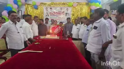 ఆత్మకూరు పట్టణంలోని తాసిల్దార్ కార్యాలయంలో ఘనంగా రెవిన్యూ దినోత్సవాన్ని నిర్వహించిన రెవిన్యూ సిబ్బంది