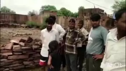 बसेड़ी: नादनपुर क्षेत्र के गांव मढ पिपरौदा में ट्रांसफार्मर की अर्थिंग फेल होने से दौड़ा करंट, भैंस की हुई मौत