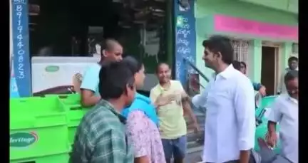తాడిపత్రి: తల్లికి వందనం డబ్బులు పడ్డాయని ఆనందంతో తాడిపత్రి ఎమ్మెల్యే జేసీ అస్మిత్ రెడ్డికి చెప్పిన విద్యార్థులు