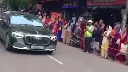 गगरेट: गगरेट चौक में डेरा ब्यास प्रमुख जसदीप गिल व बाबा गुरिंदर सिंह ढिल्लों के दर्शन के लिए जुटी भीड़