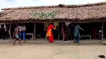 बिसवां: बजरंगगढ़ गांव में 4 दिन पूर्व गायब हुई बच्ची की हड्डियां गन्ने के खेत में मिलीं, जंगली जानवर द्वारा निवाला बनने की आशंका