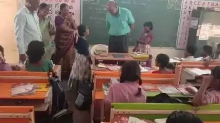 గంగాధర నెల్లూరు: పెనుమూరులో ప్రైమరీ స్కూల్ తనిఖీ చేసిన సమగ్ర శిక్ష అదనపు ప్రాజెక్టు కోఆర్డినేటర్ మద్దిపట్ల వెంకటరమ