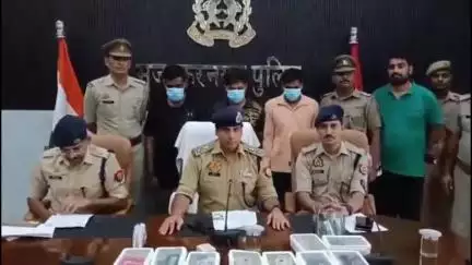 मुज़फ्फरनगर: दिल्ली निवासी तीन साइबर ठग गिरफ्तार, केवाईसी के नाम पर दुकानदारों से ठगी करते थे, ₹135000 बरामद