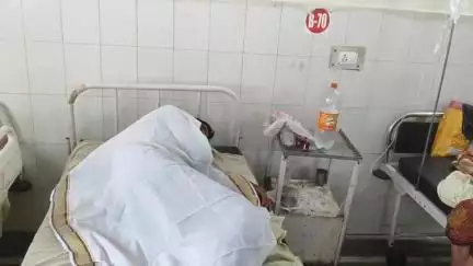 झालरापाटन: भवानीमंडी में पति पर खौलता हुआ तेल डालने के मामले में घायल पति को झालावाड़ अस्पताल में कराया गया भर्ती