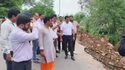 दतिया नगर: ज़िला कलेक्टर ने लाला का ताल और तरण तारन ताल का निरीक्षण कर दिए आवश्यक दिशा-निर्देश