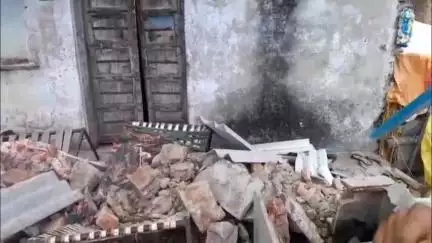 भिनाय: भिनाय में भैरू दरवाजा के बाहर की बस्ती में अचानक मकान की दीवार और छत गिरने से पांच लोग गंभीर घायल