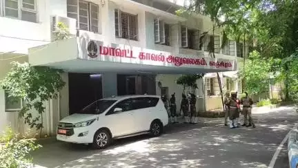 காஞ்சிபுரம்: EPS குறித்து அவதூறான கார்ட்டூன் வெளியிட்ட திமுக IT விங்-யை கண்டித்து SP அலுவலகத்தில் அதிமுக சார்பில் புகார் மனு