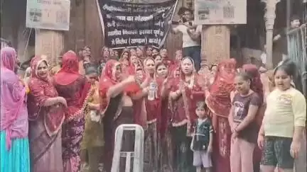 मथुरा: वृंदावन: सांसद ने कॉरिडोर का सपना नहीं छोड़ा तो होगा सर्वनाश, भाजपा की पूर्व जिलाध्यक्ष ने हेमा मालिनी की की आलोचना