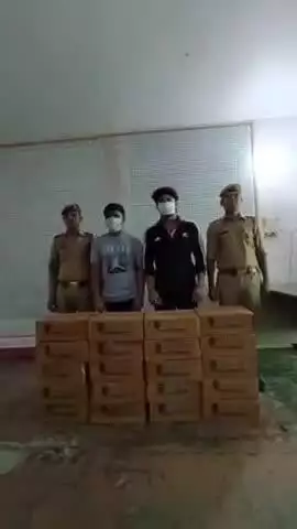 बागपत: कोतवाली बागपत पुलिस ने चेकिंग के दौरान दो आरोपितों को गिरफ्तार कर 20 पेटी अवैध देशी शराब और कार की बरामदगी की