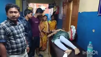 মানিকচক: ভুতনি ব্রিজের উপর বাইকের ধাক্কায় গুরুতর আহত গর্ভবতী মহিলা সহ 3 জন