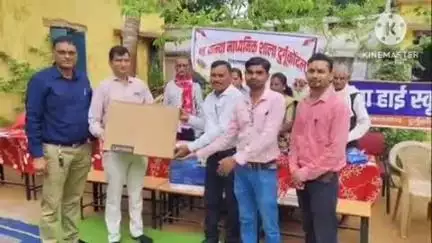 दुर्गुकोंदल: गोयल ग्रुप दुर्गुकोंदल ने शासकीय कन्या हाई स्कूल एवं माध्यमिक शाला को भेंट किया कंप्यूटर और प्रिंटर