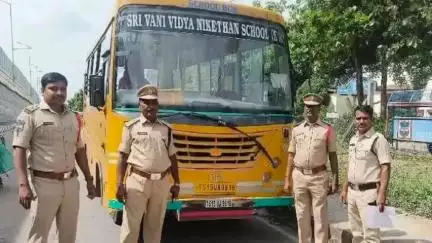 అల్లాదుర్గం: ఫిట్ నెస్ లేని మూడు ప్రైవేటు పాఠశాల బస్సులు సీజ్