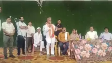 गोरमी: गोरमी के आरके मैरिज गार्डन में कैबिनेट मंत्री राकेश शुक्ला ने व्यापारियों की समस्याएं सुनीं