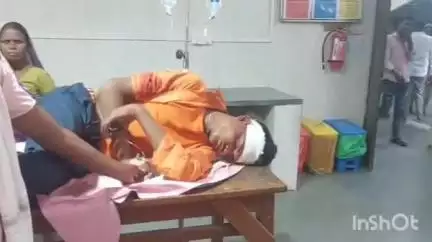 घोड़ाडोंगरी: पिपरी गांव में पिकअप और बाइक की भिड़ंत, बाइक सवार युवक गंभीर रूप से घायल