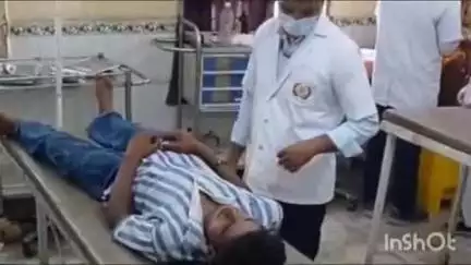 थावे: बगहा गांव में पुलिस की मुखबिरी के आरोप में दो युवकों की पिटाई, अस्पताल में भर्ती