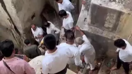 पुष्कर: वन्दे गंगा जल संरक्षण जन अभियान, पुष्कर के भटबाय गणेश मंदिर बावड़ी की सफाई, श्रमदान और पौधरोपण