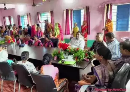 महेशपुर: महेशपुर प्रखंड के देवीनगर और पथरिया पंचायत में पीएम जनमन अभियान के तहत शिविर का आयोजन