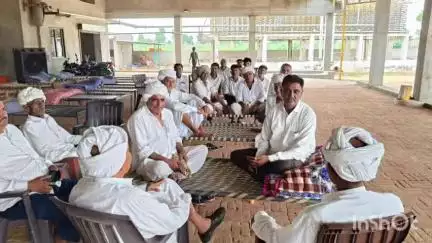 દિયોદર: નવાપુરા ગ્રામ પંચાયતના ઉમેદવાર દ્વારા મતદારો સાથે બેઠક યોજાઇ