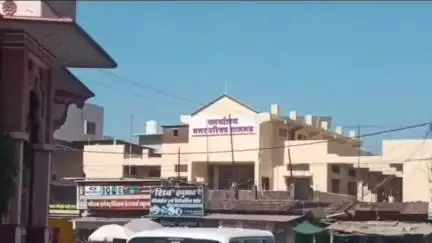 शामगढ़: शामगढ़ नगर परिषद ने दुर्घटना में मृत युवक के परिजनों को संबल योजना में सहायता दी
